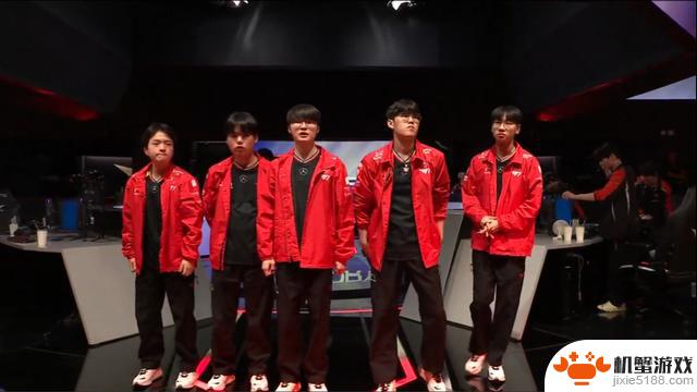 Keria使用塔姆保护Smash,在T1高压下击败NS稳住首发阵容