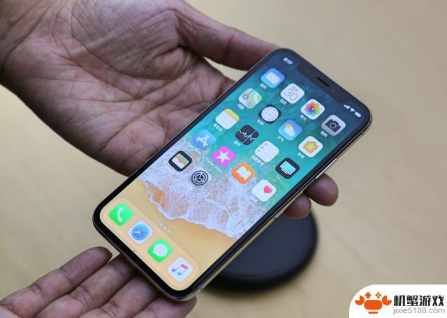 苹果16年间发布40款iPhone，只有这三款“封神”，你用过哪款？