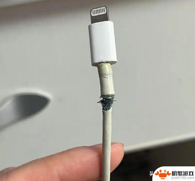 苹果手机不能充电?别着急!80%是因为这些小问题,自己能轻松解决!